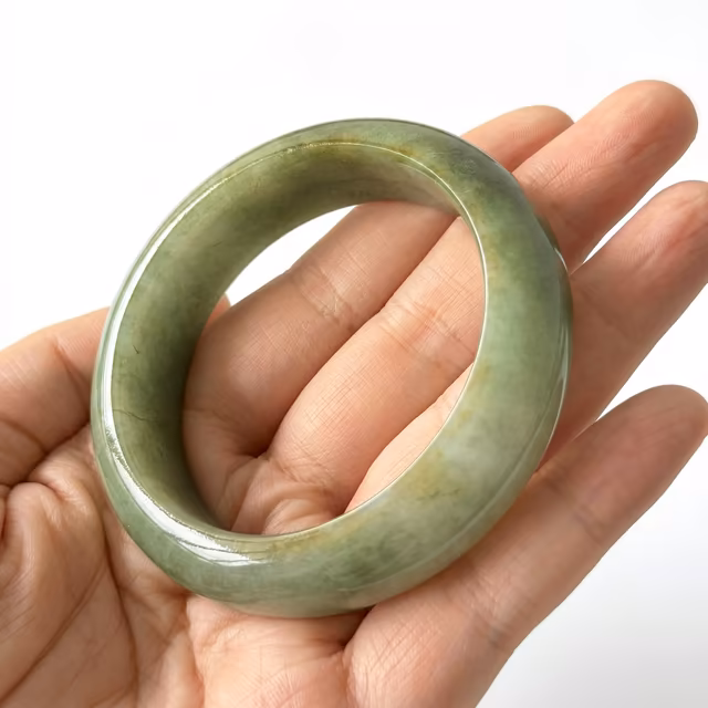 54mm 翠意盎然糯冰种翡翠手镯 - 经典圆条款 view 4