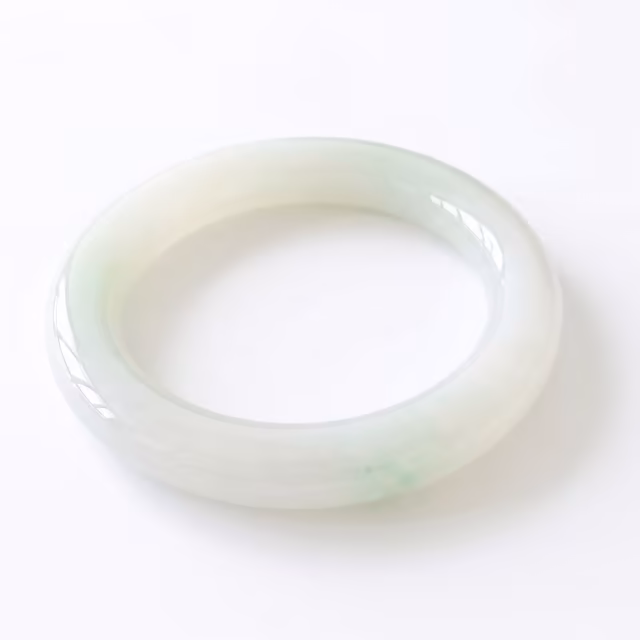 58mm 冰润通透缅甸翡翠手镯 - 经典圆条，温润如玉 view 2