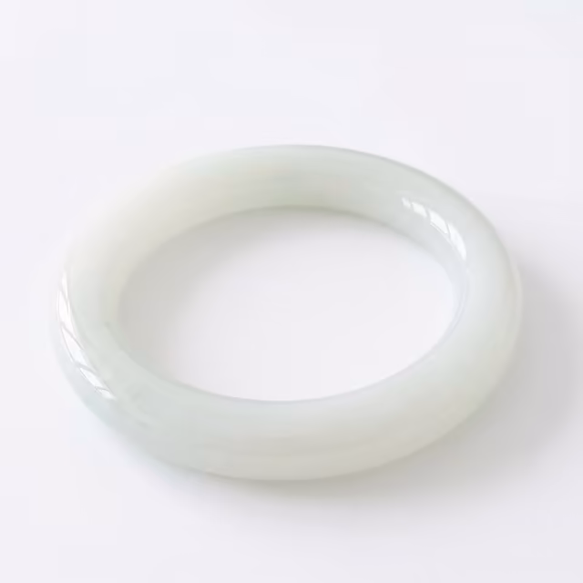 58mm 冰润通透缅甸翡翠手镯 - 经典圆条，温润如玉 view 3