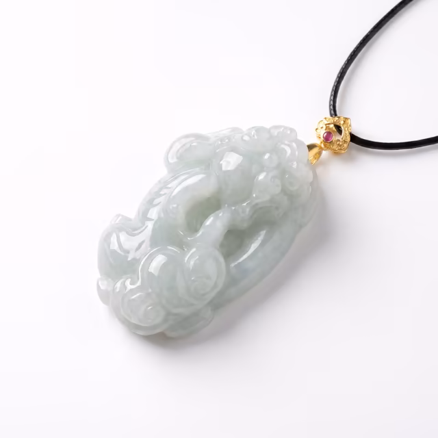 冰糯种纯白翡翠祥瑞貔貅吊坠 view 2