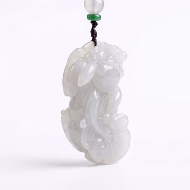 糯冰种莹白翡翠精雕吊坠 view 2