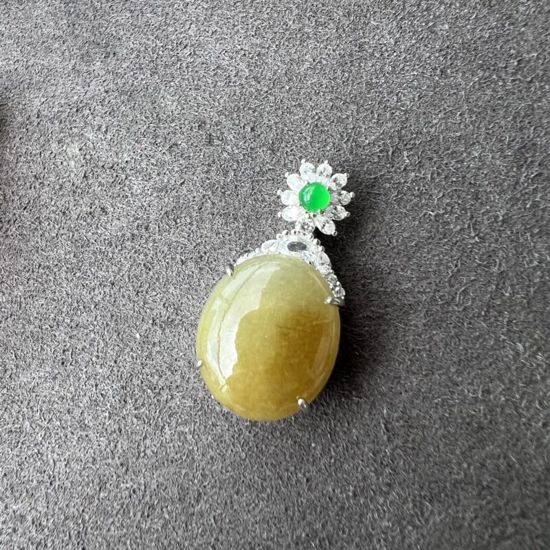 Yellow Plate (Wu Shi Pai) Pendant 16mm, PYM960