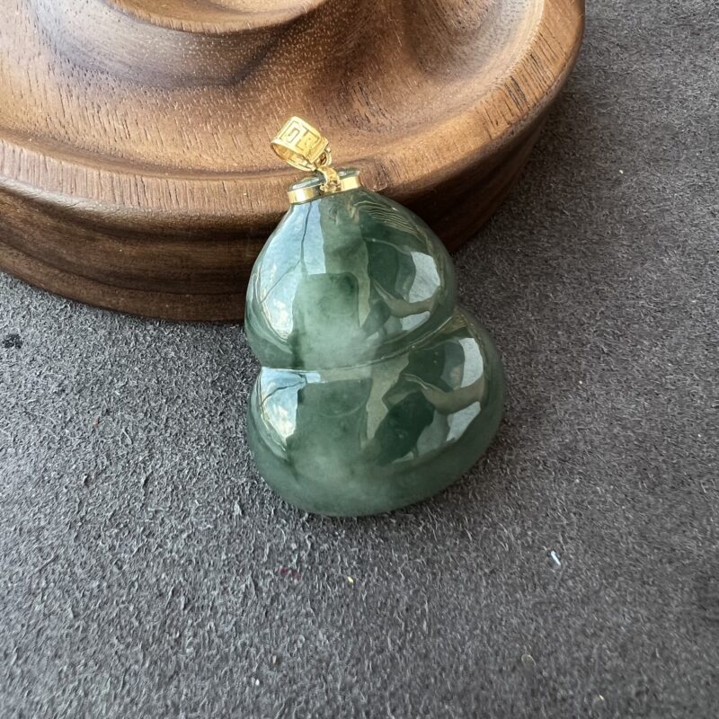 Green Piao Hua Hu Lu Pendant 35mm, PGL1028