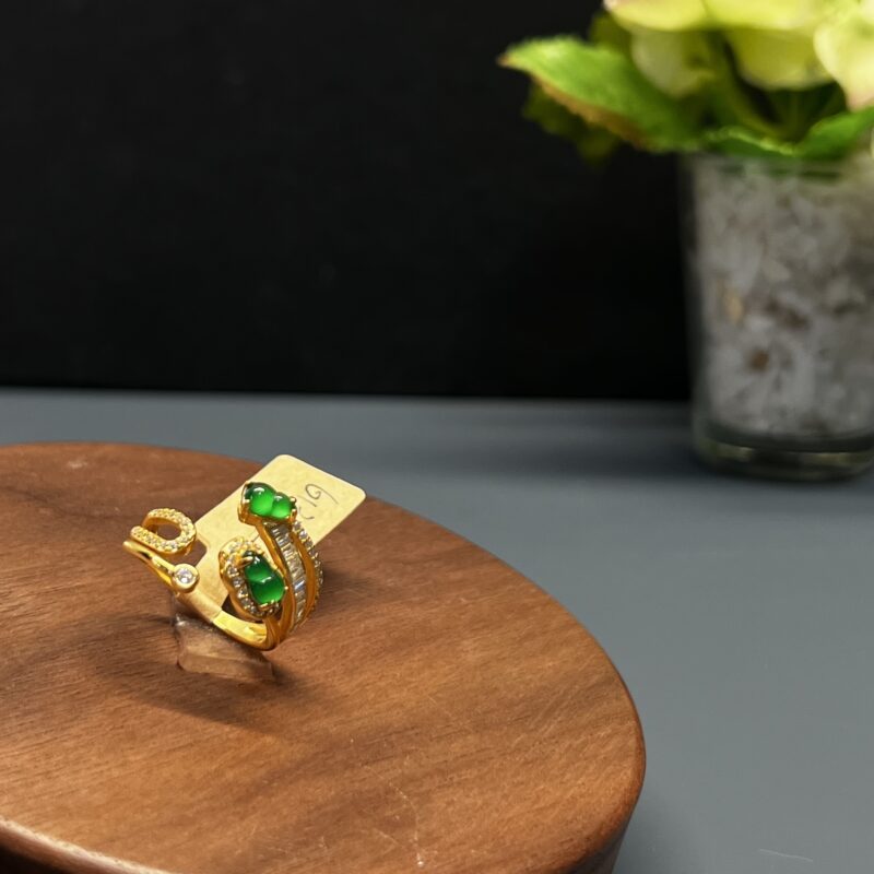 Green Hu Lu Ring - in setting5.7mm, RGM1003