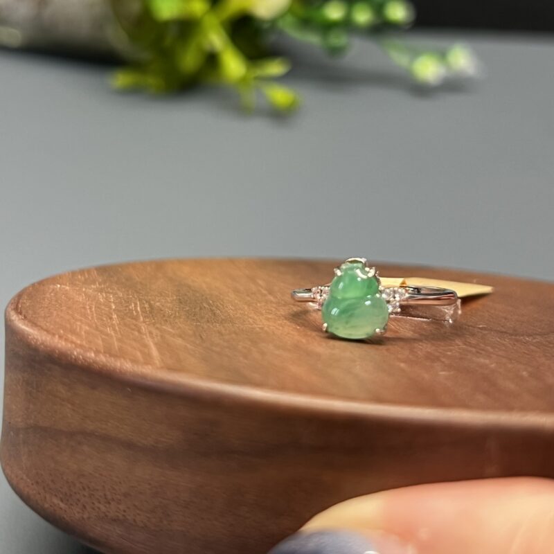 Green Hu Lu Ring - in setting8mm, RGM1007