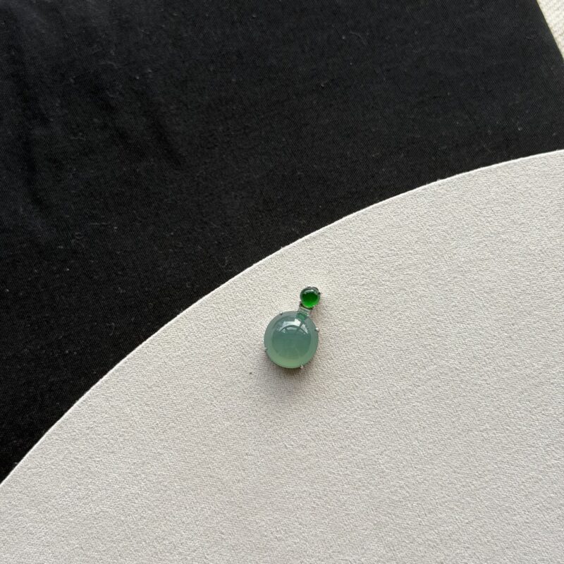 High Icy Blue-Green Jadeite Pendant (Hulu Charm), V3-NIL-0366 | Certified Grade A Jade
