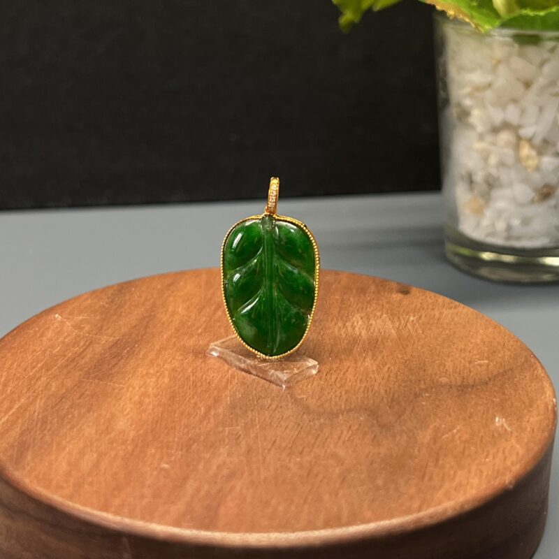 Icy Jade Pendant 18K Gold, Leaf, Bundle (Various Color)